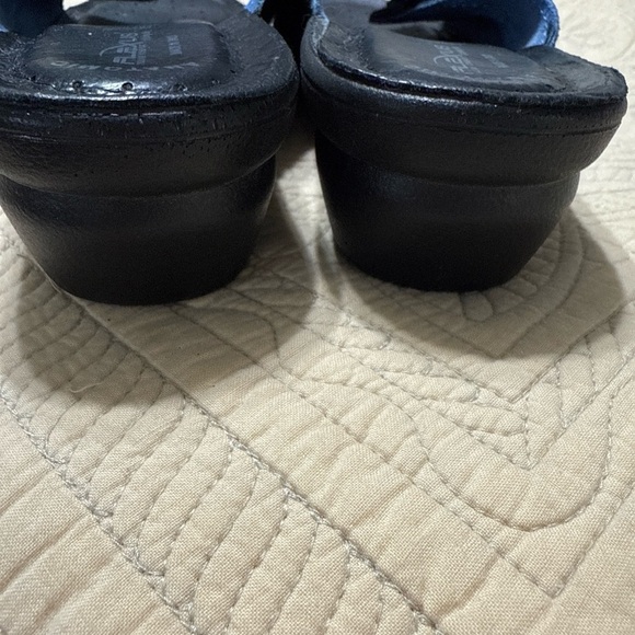 Spring Step Black and Blue Sandals with Geometric Design - Picture 4 of 7